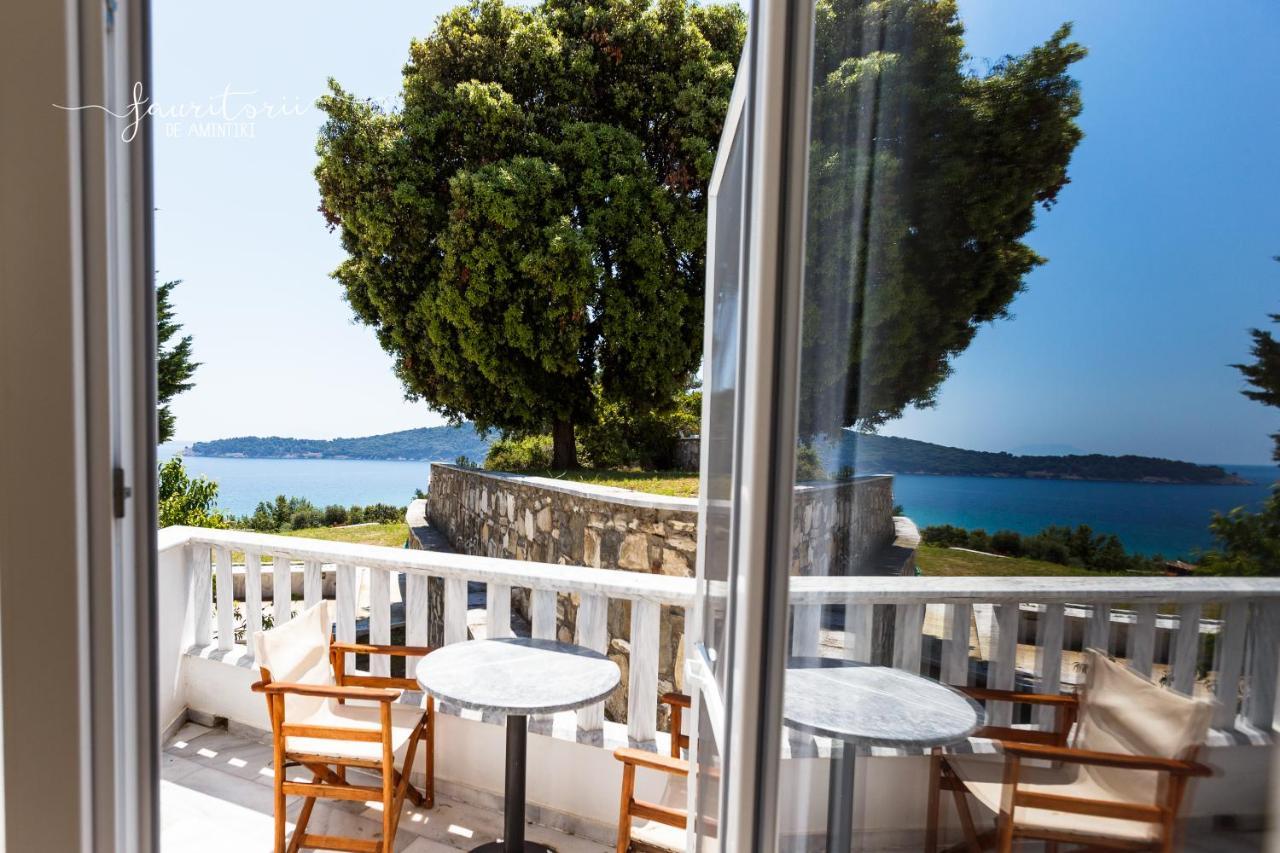 Kinira Beach Hotel Exterior foto