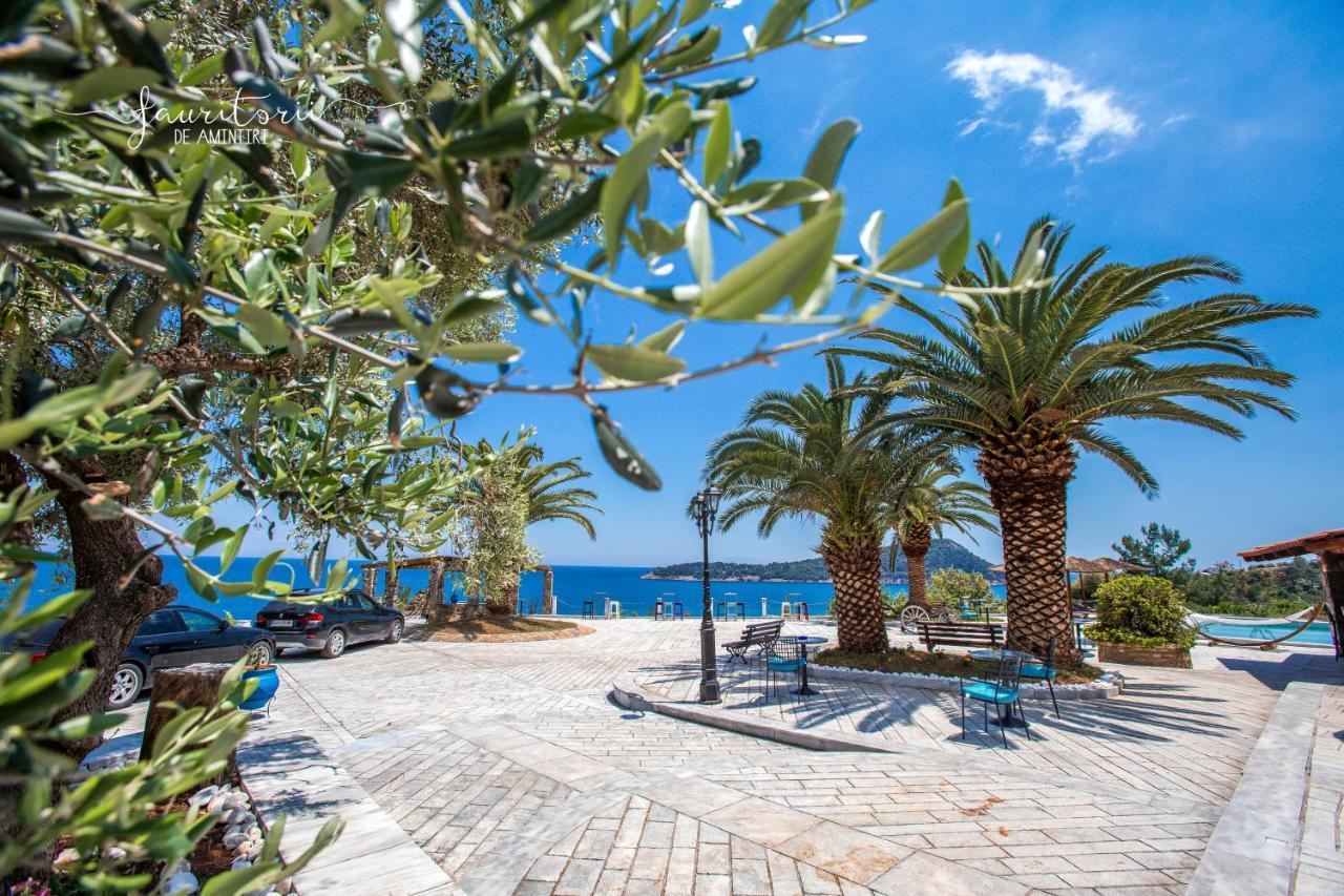 Kinira Beach Hotel Exterior foto