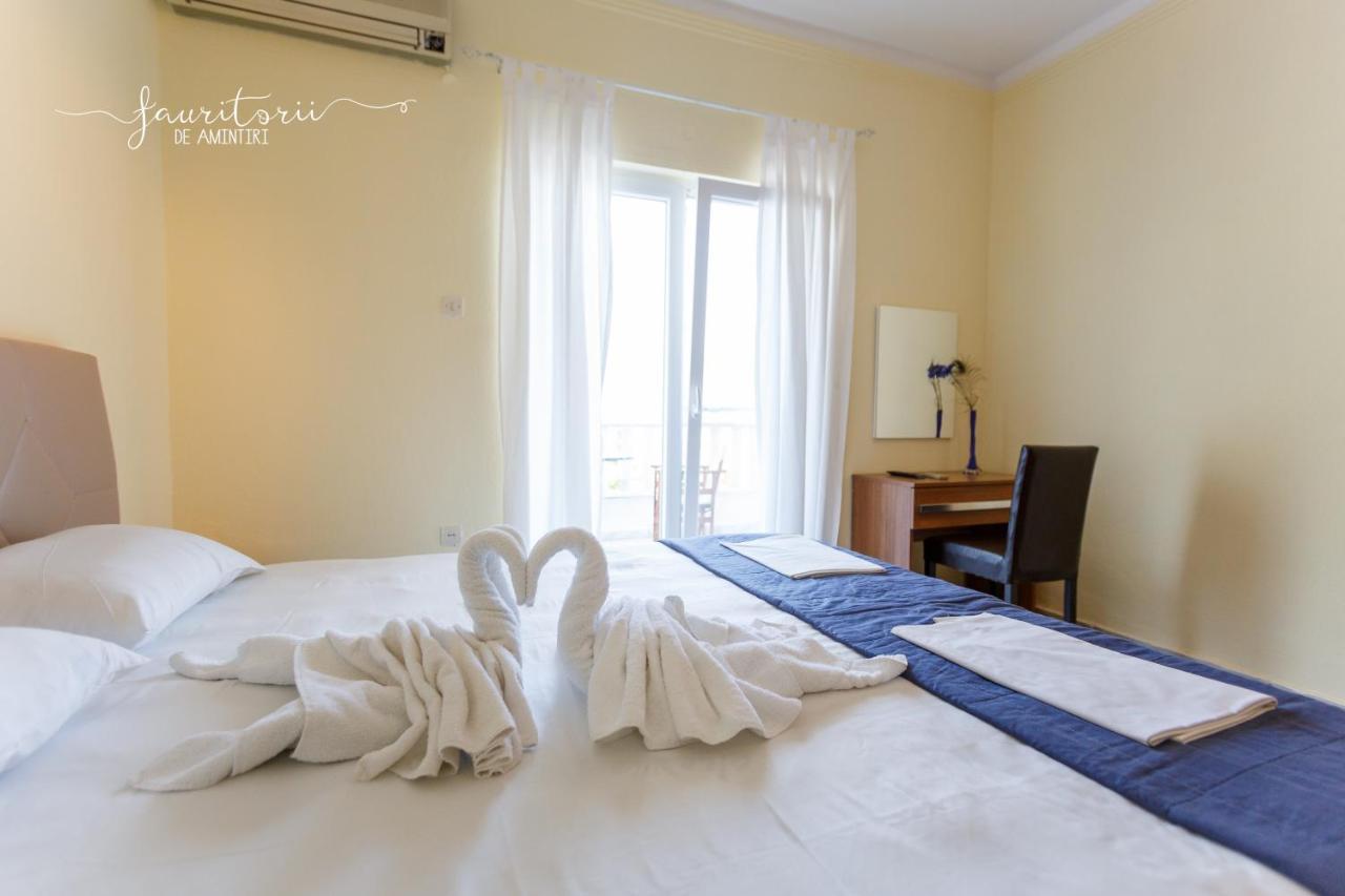 Kinira Beach Hotel Exterior foto
