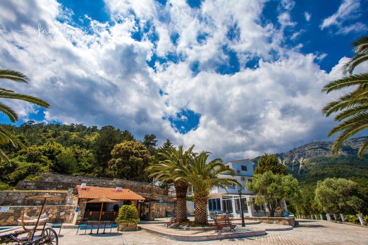 Kinira Beach Hotel Exterior foto