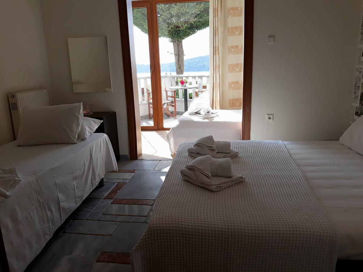Kinira Beach Hotel Exterior foto