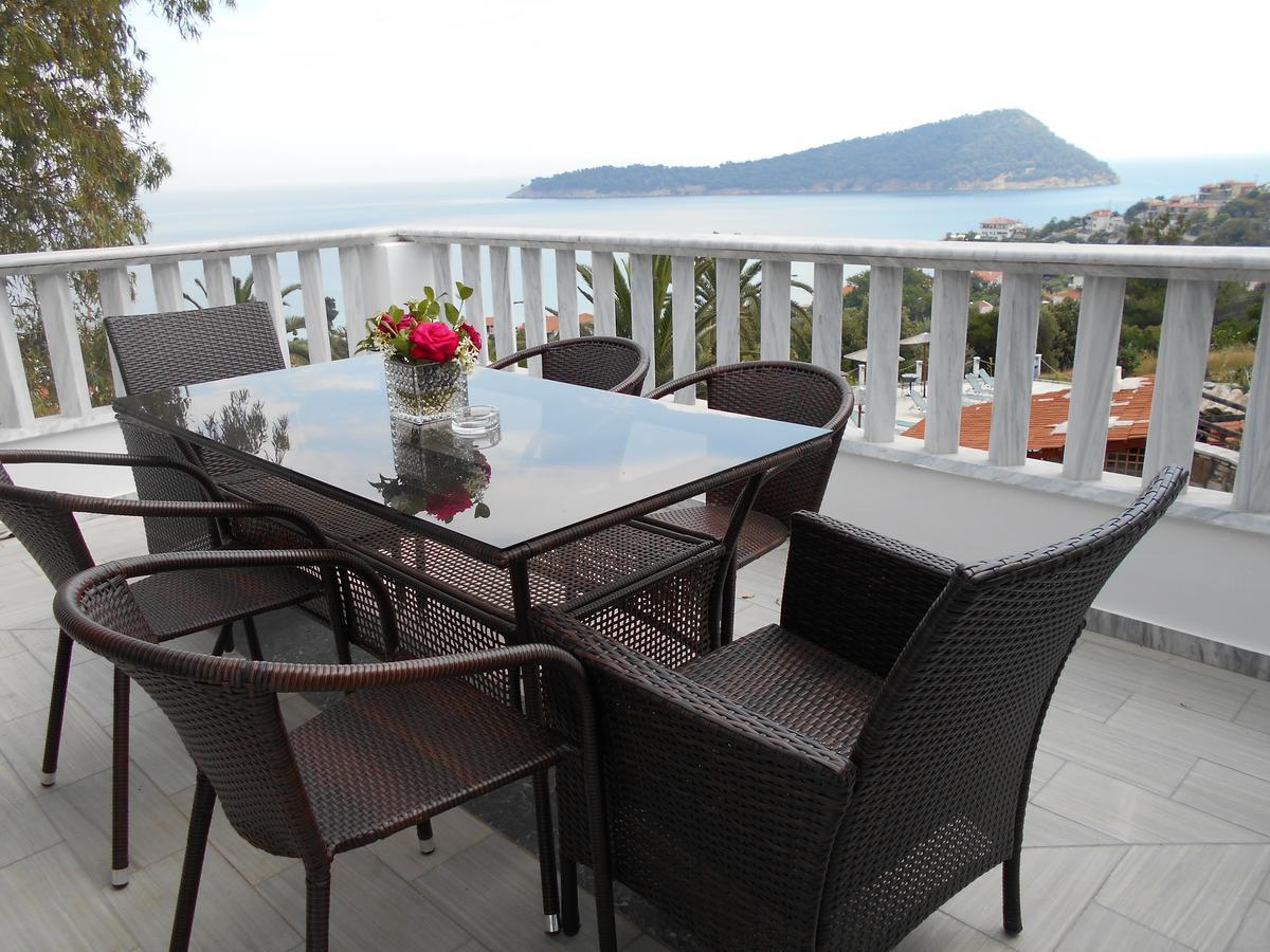 Kinira Beach Hotel Exterior foto