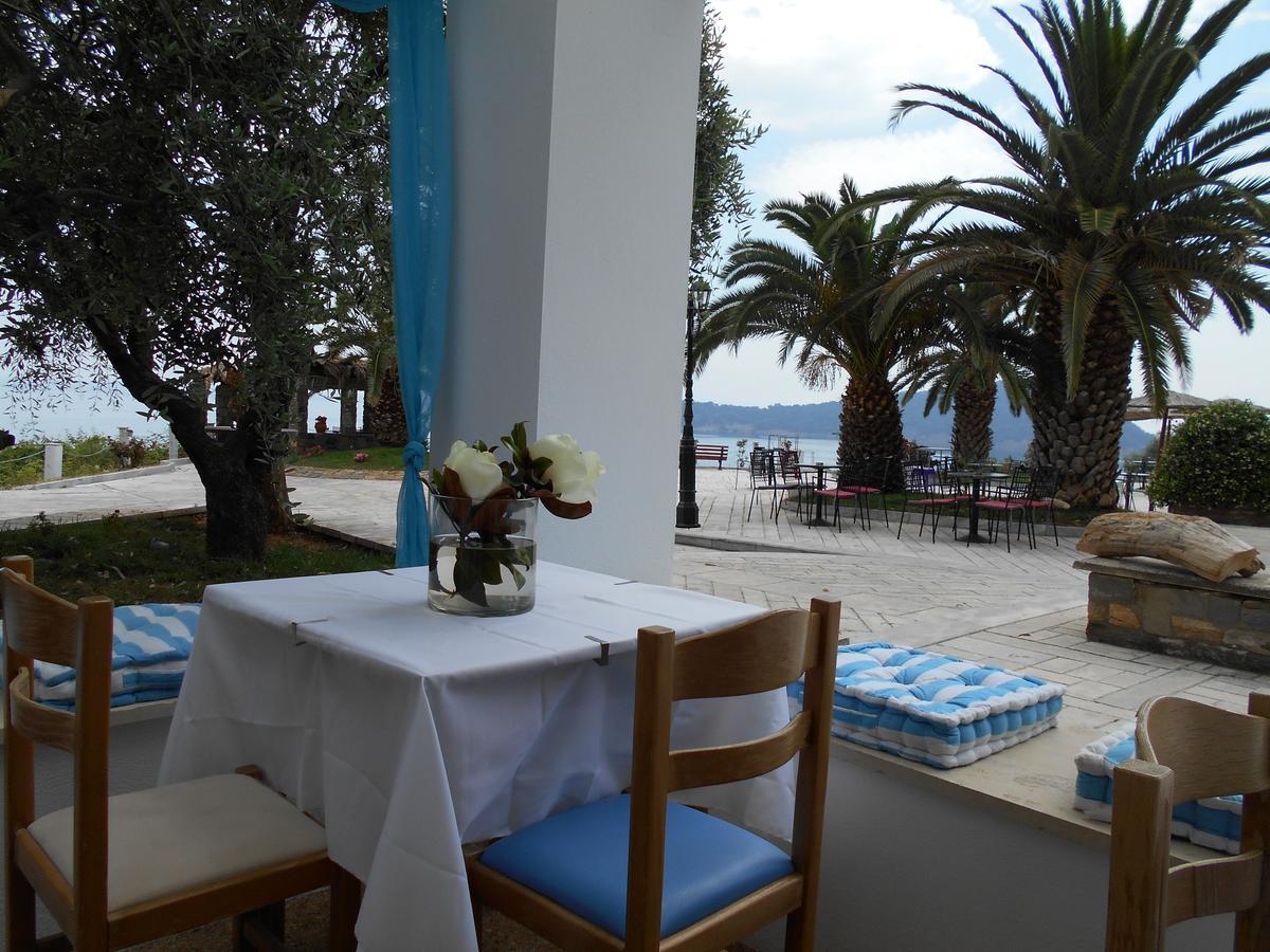 Kinira Beach Hotel Exterior foto